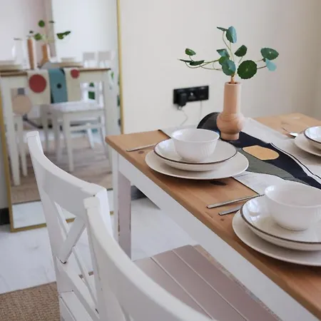Apartment Stylish Peaceful